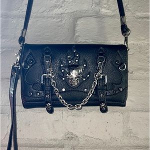 RARE VINTAGE SKULL CROSSBODY/WRISTLET 💀
